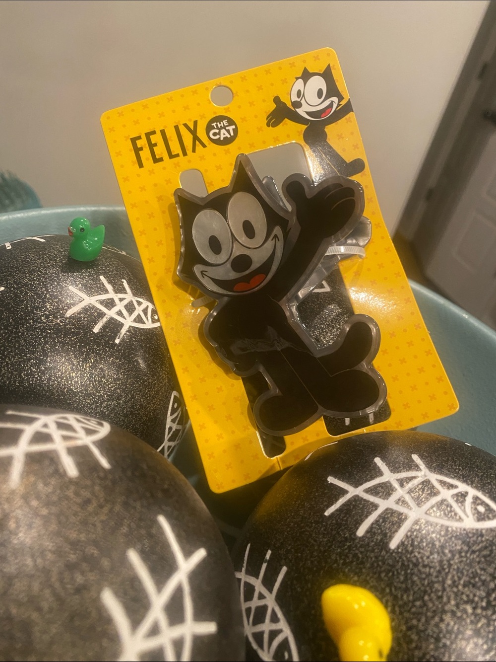 NWT HER ACCESSORIES Felix the Cat Hair claw